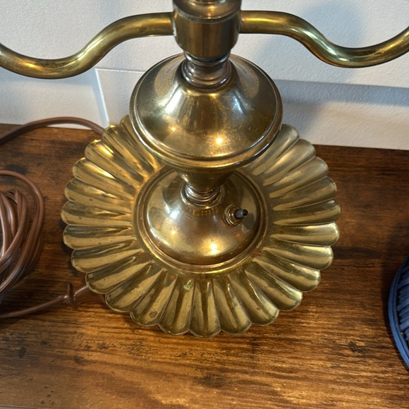 Vintage Brass Ornate Regency Double
Light Table Desk Lamp with 2 blue shades - Picture 4 of 16